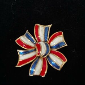 Vintage Crown Trifari patriotic enamel brooch